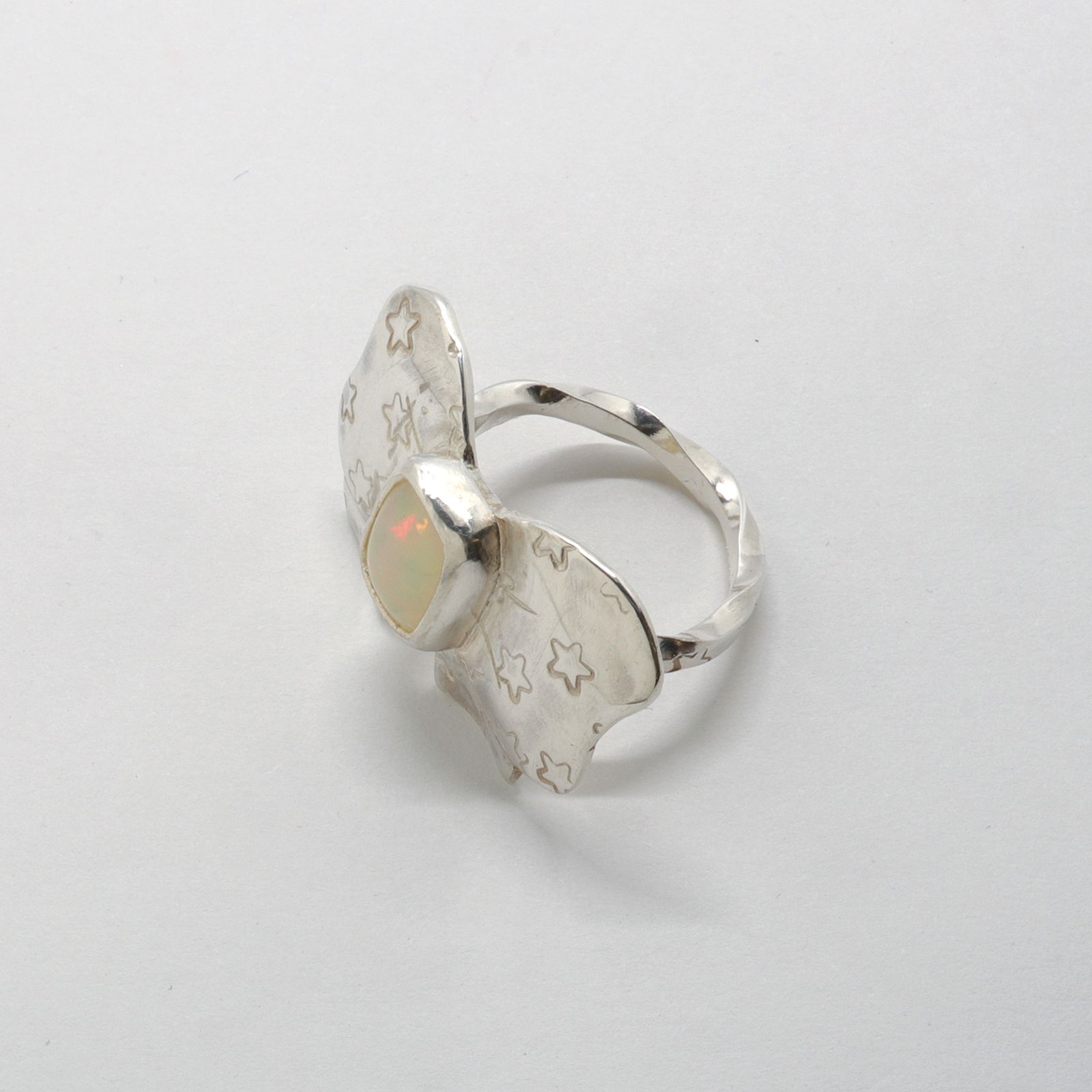 「Opal Ribbon Ring」リング