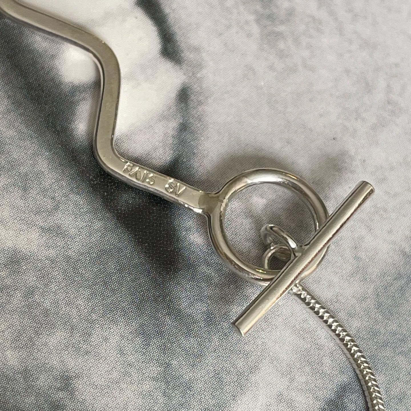 「LINE NECKLACE ZIG SHORT」ネックレス