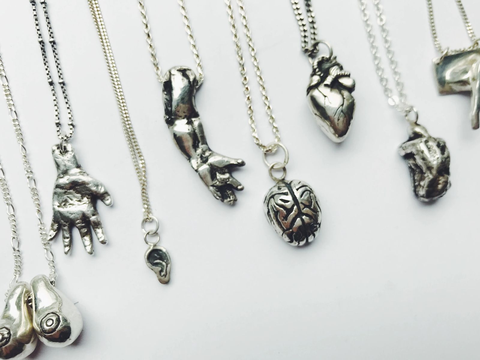 「Ear Necklace」ネックレス