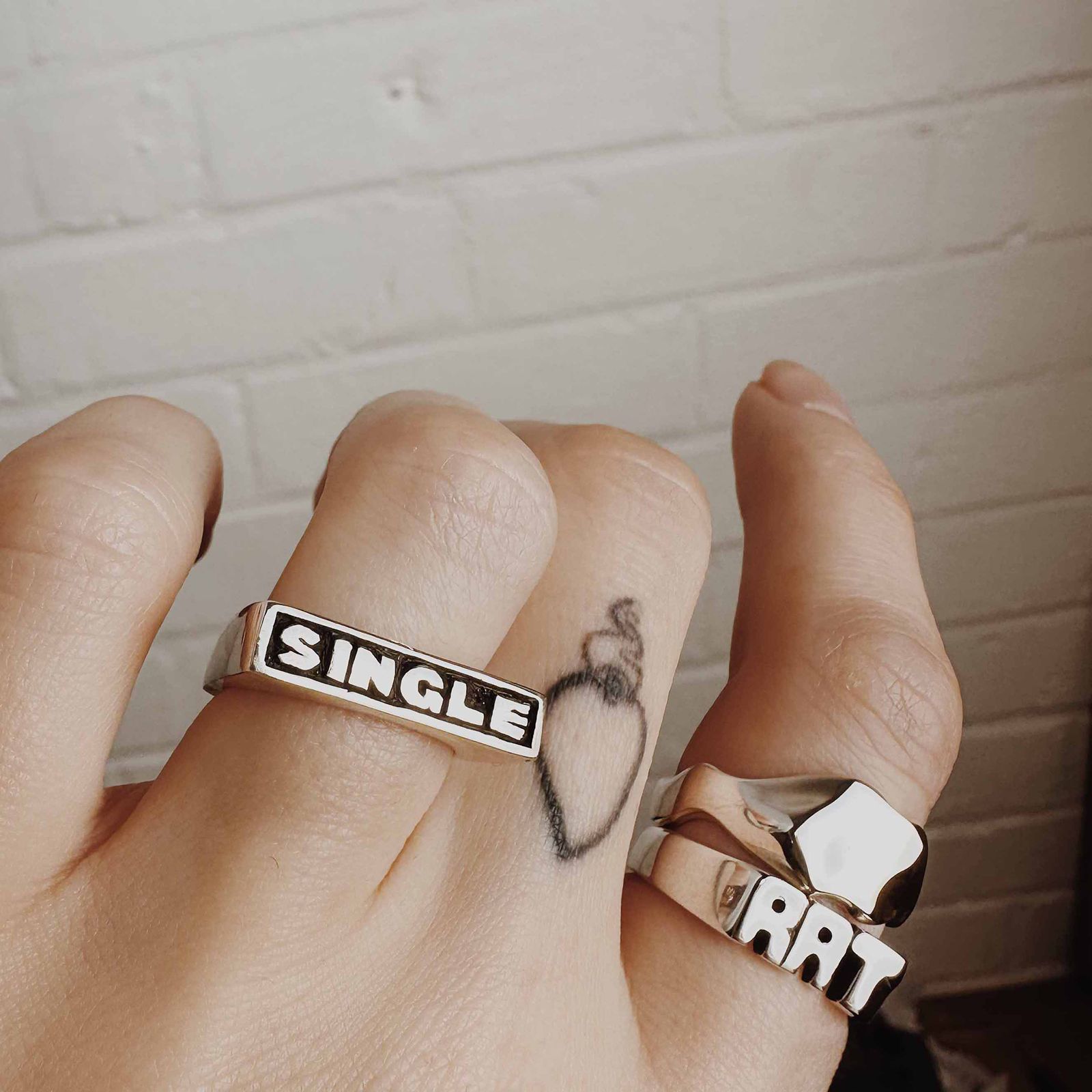 「The Single Ring」リング