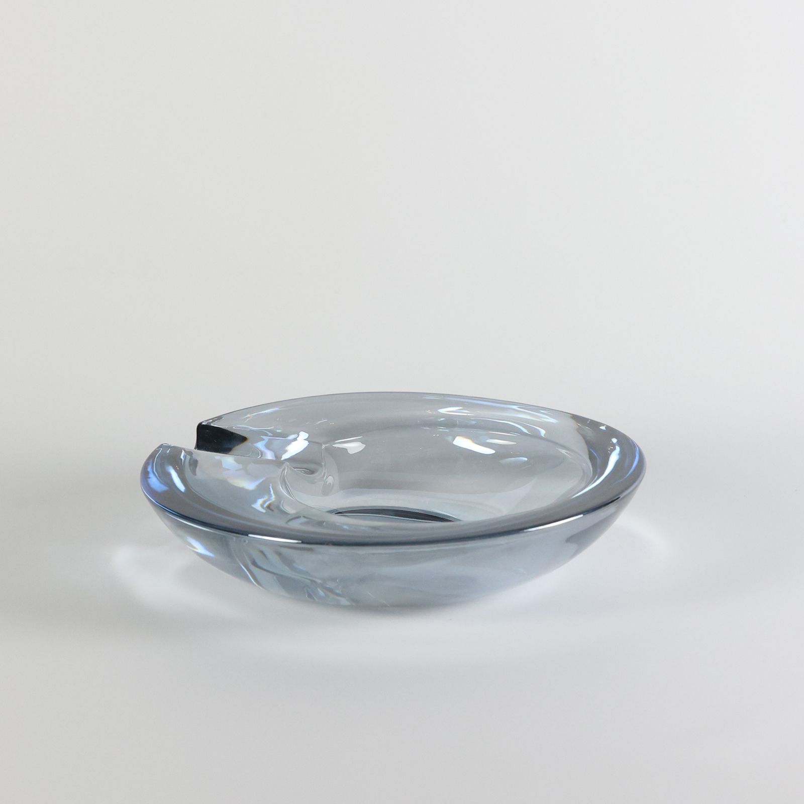「GLASS ASHTRAY」ブルー