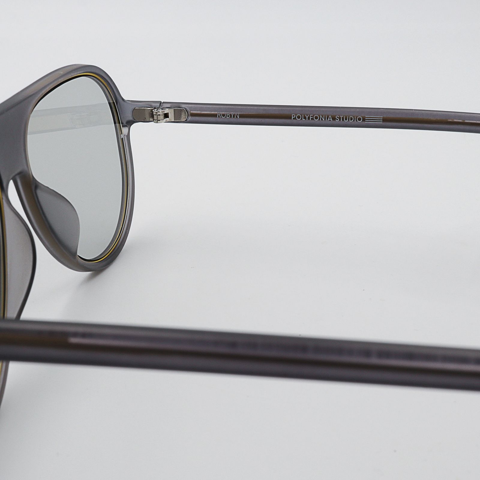 「Robyn」POLYFONIA STUDIO Session "Carole Baijings  Ciqi" Sunglasses Midnight Black x Light Gray Lens