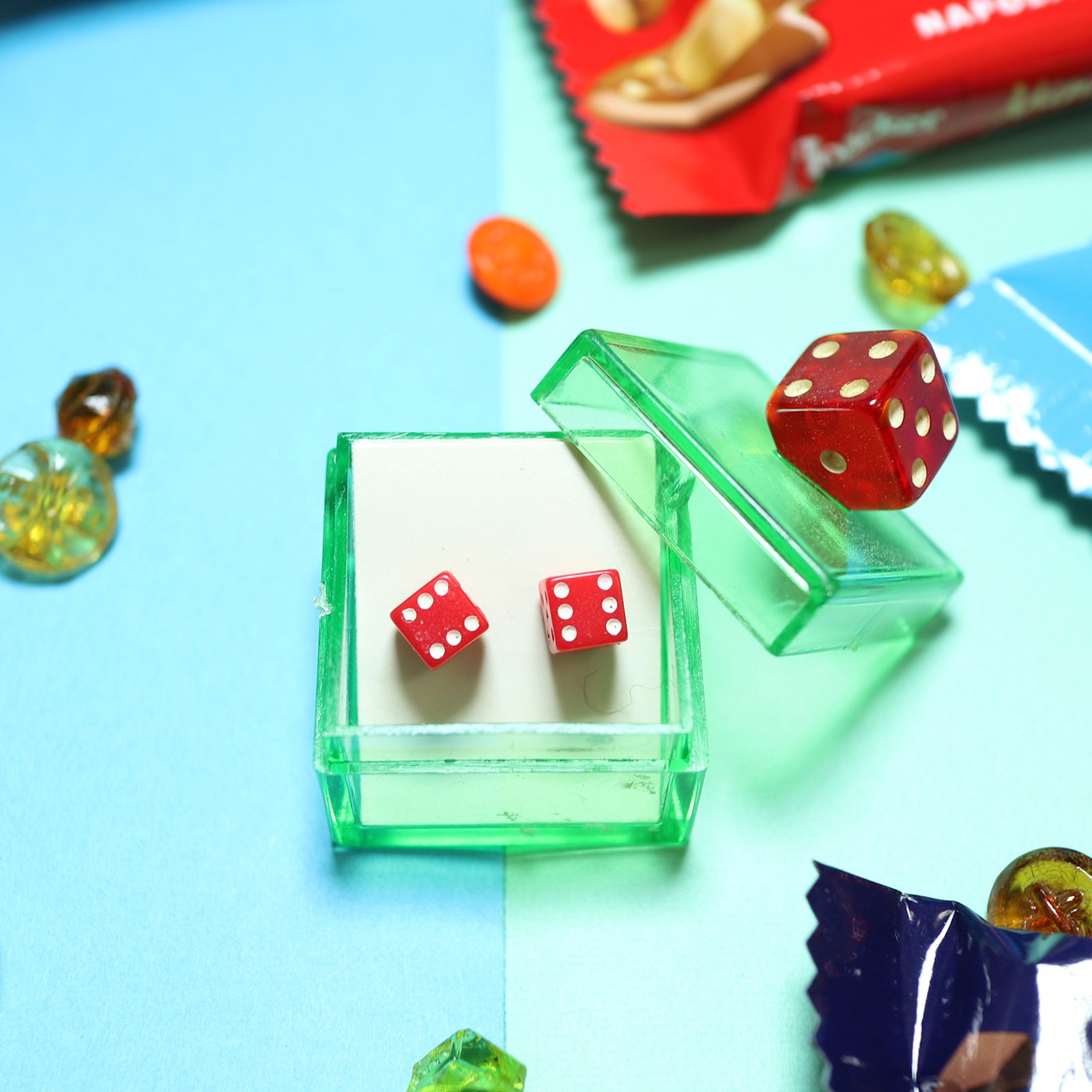 「80s BOXダイス」 レッド ピアス イギリス