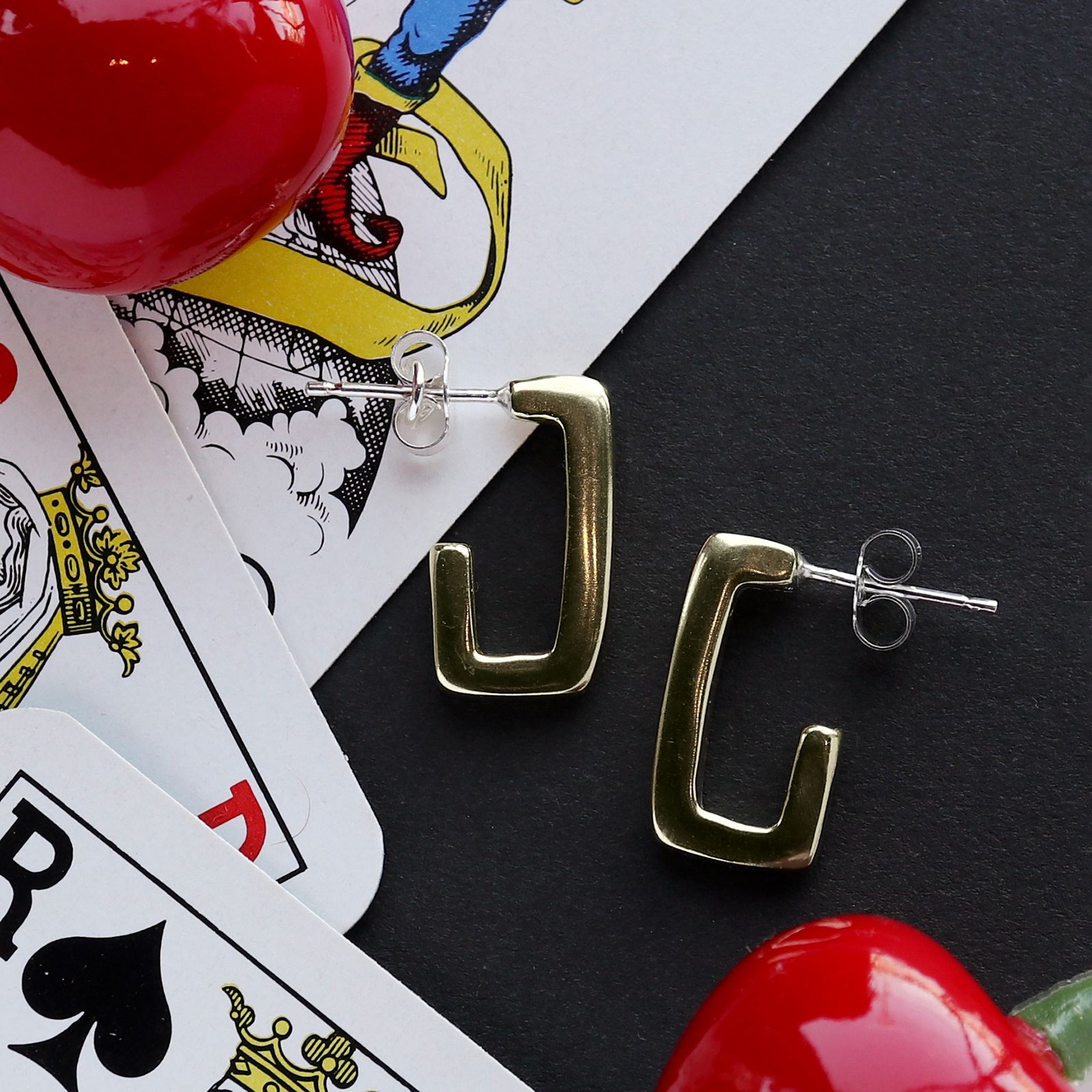 「Small Suquare Hoop Earring(brass)」ピアス