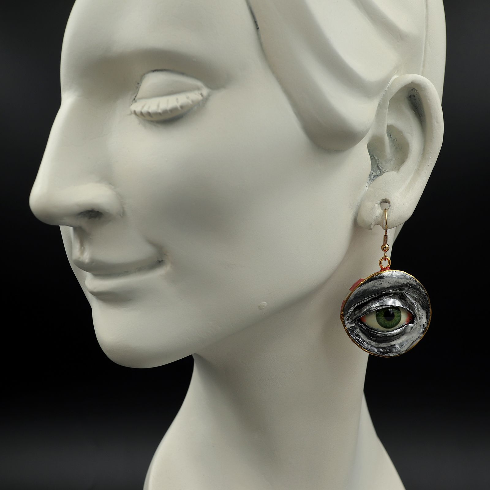 「目」ピアス（片耳） レッド×シルバーA