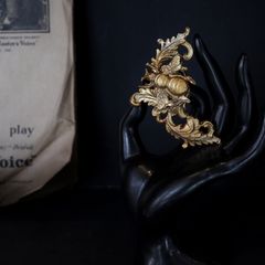 「ビー＆アカンサス」リング フランス