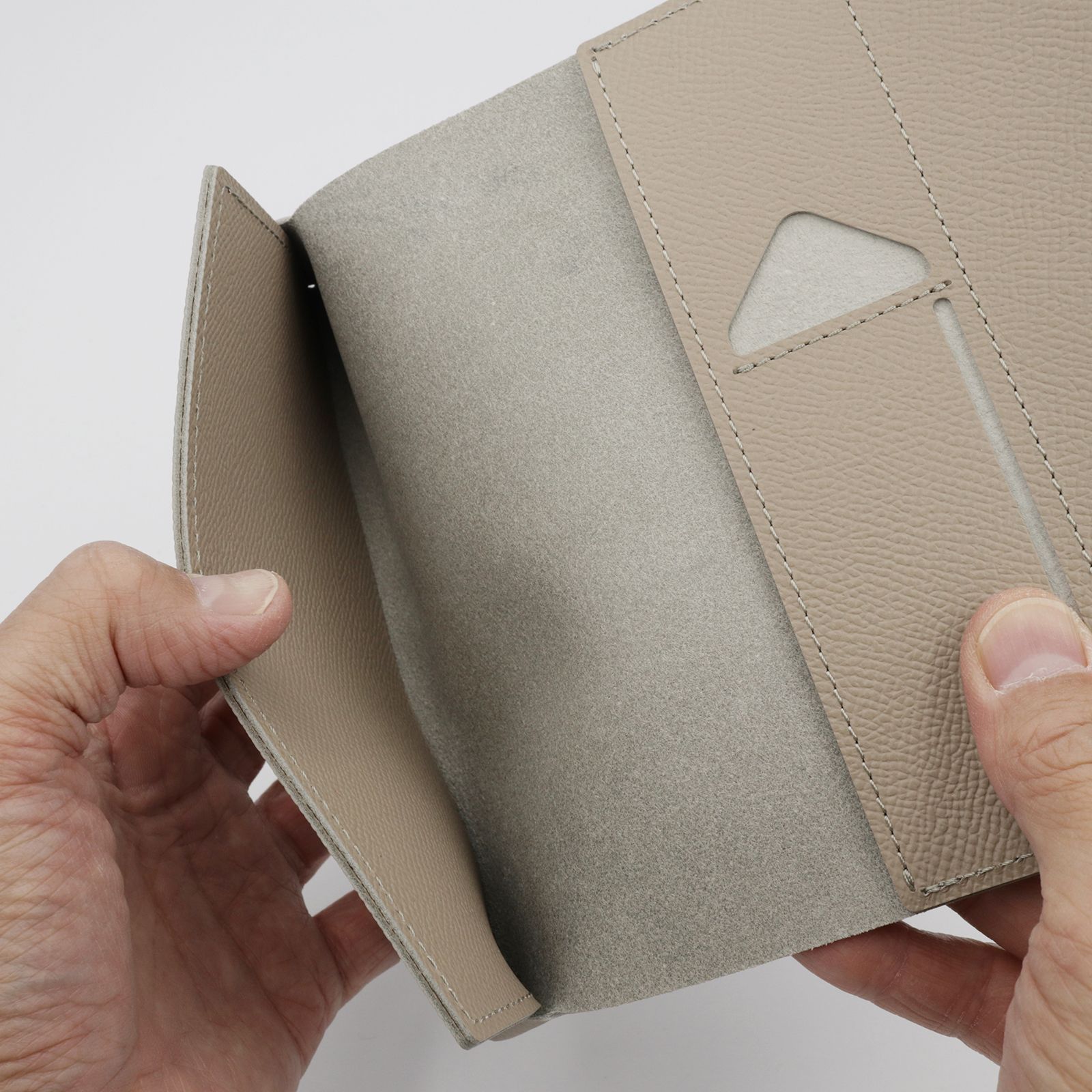 「小さく薄い長財布UNO ver.2 Noblessa」lightgray