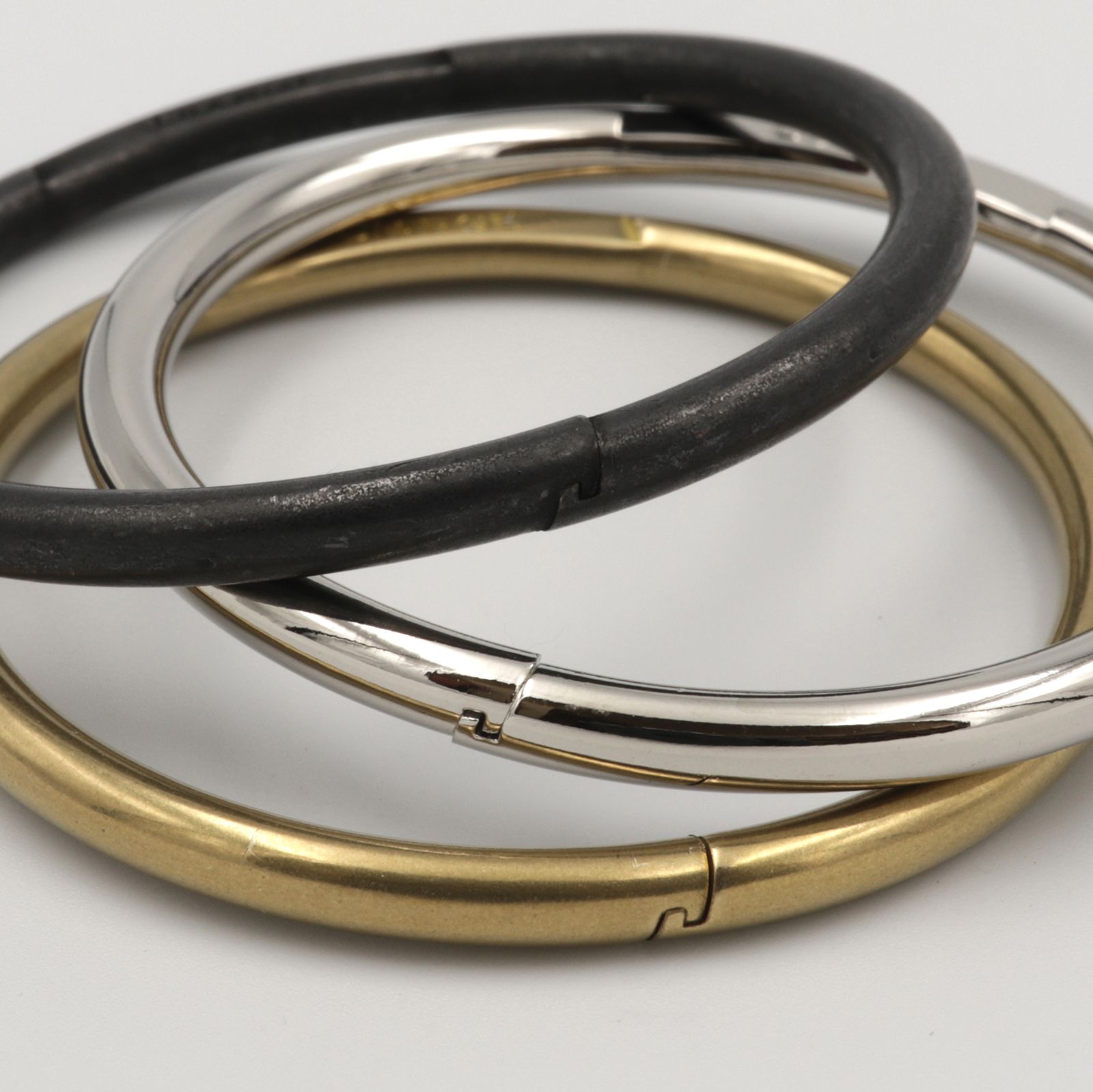 「ROUND KEYRING」キーリング ブラック