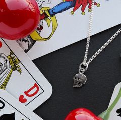 「Teeny Tiny Nutter Skull Necklace」ネックレス