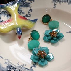「クレマチスデコレーション」イヤリング