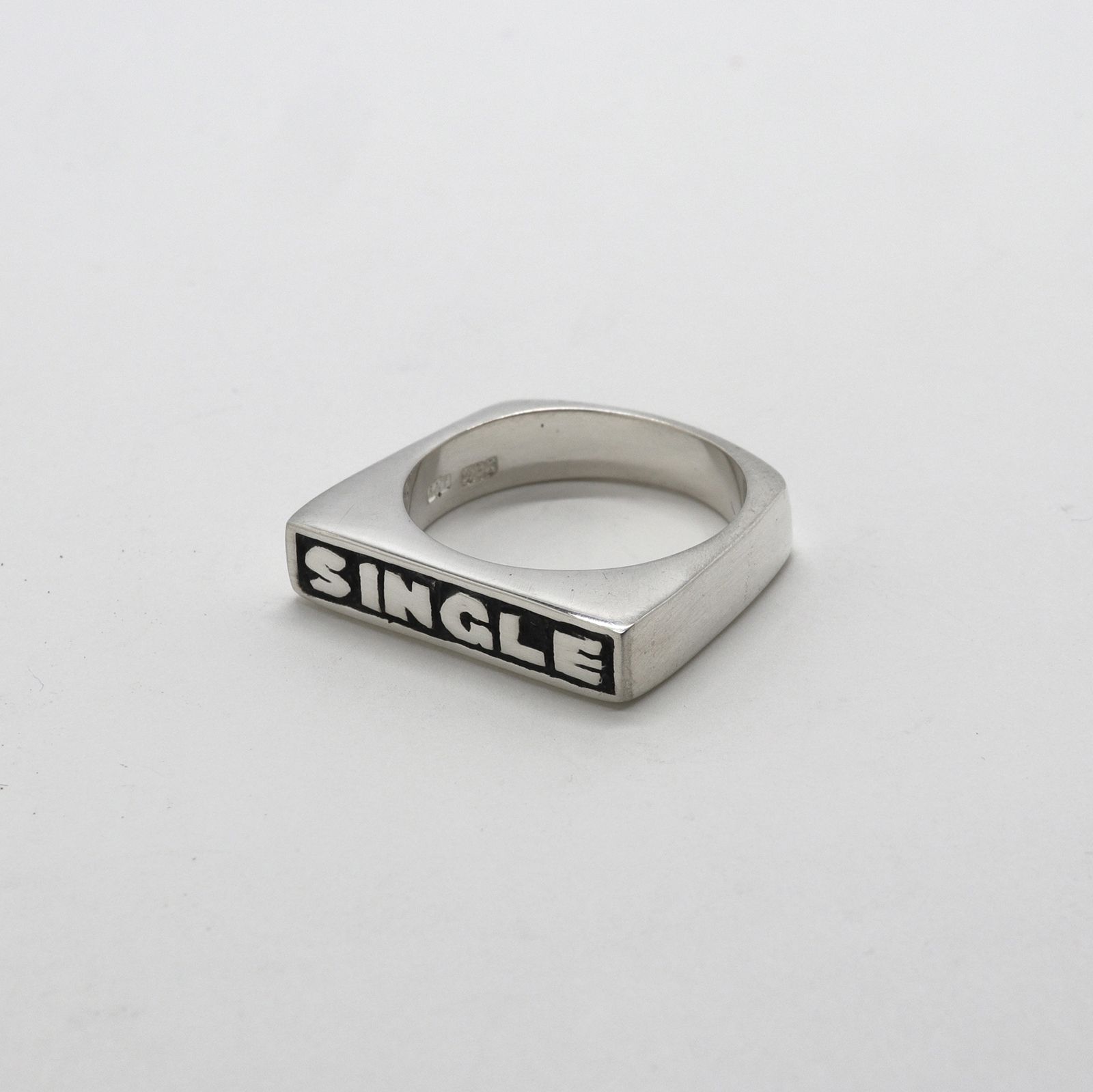 「The Single Ring」リング