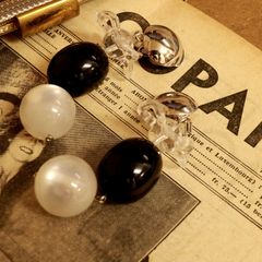 「フリルフラワー&ミスティックムーン」イヤリング フランス