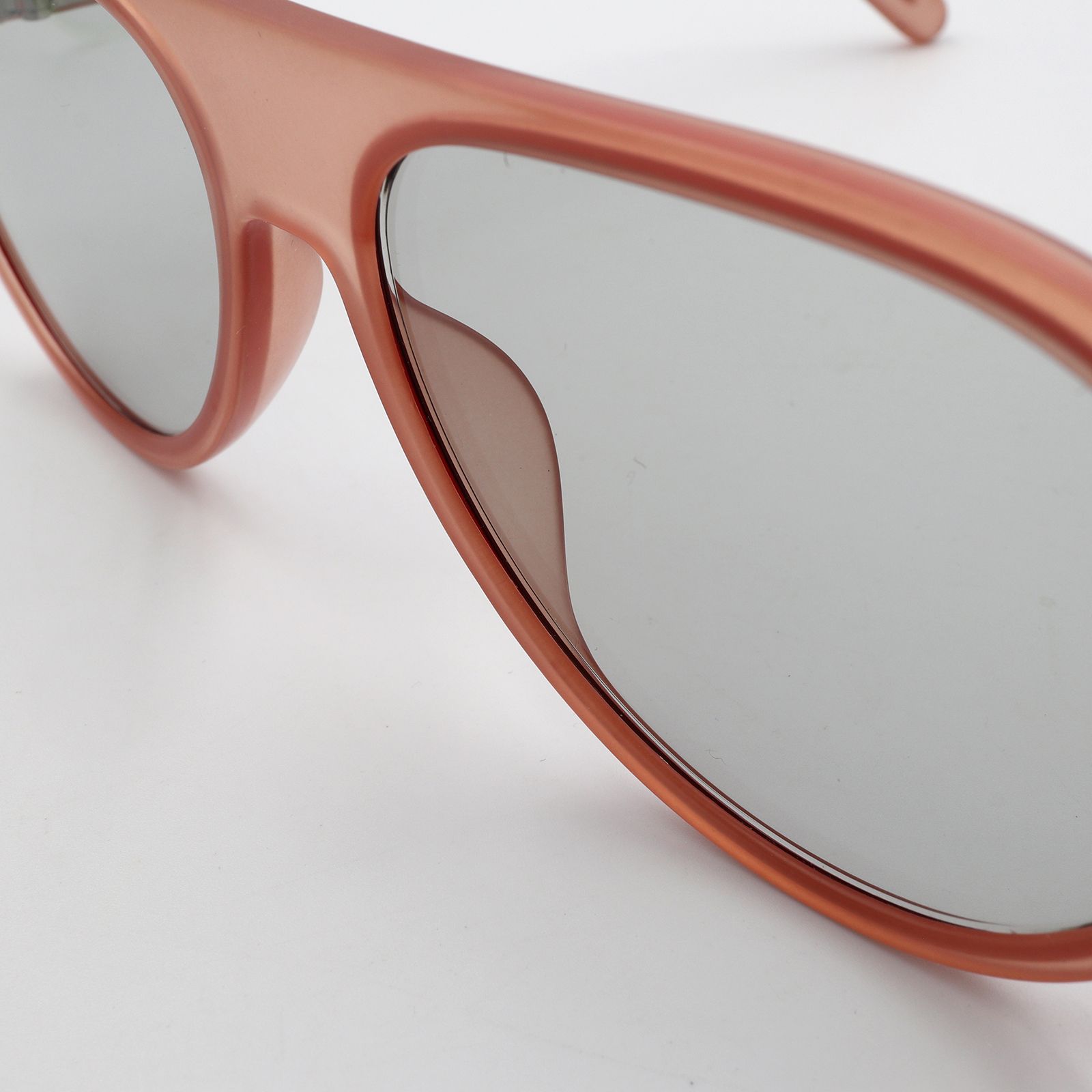 「Robyn」POLYFONIA STUDIO Session "Carole Baijings  Ciqi" Sunglasses Red Blush x Light Gray Lens