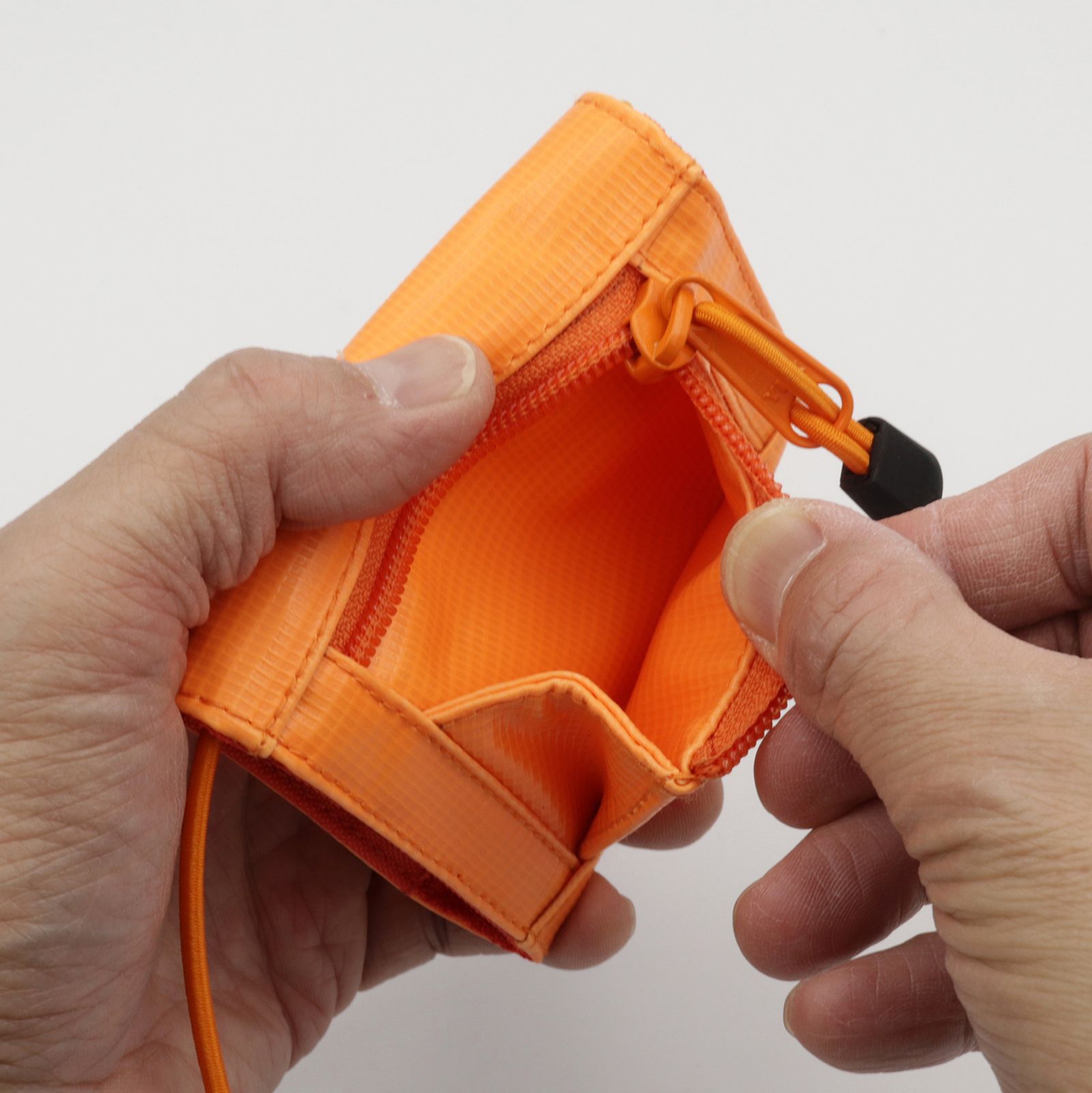 「C15 Mini Wallet」ショルダーウォレットS エメラルド