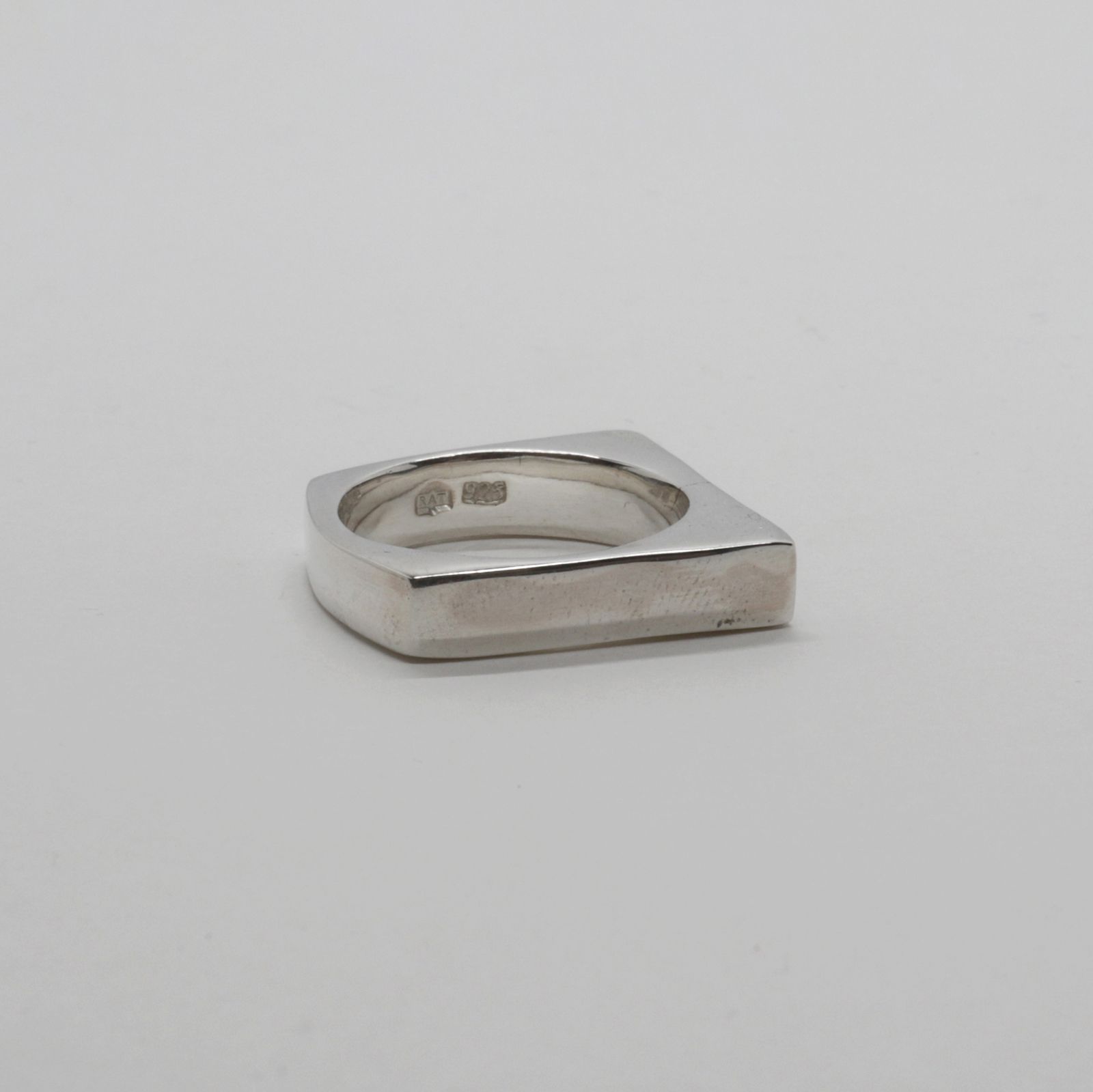 「The Divorced Ring」リング