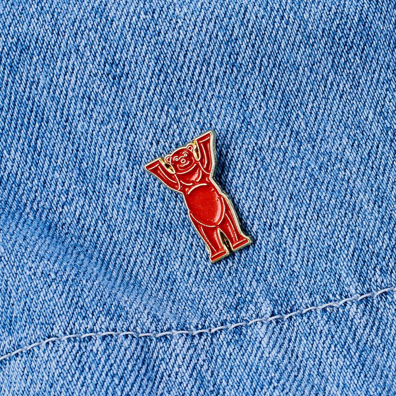 「Bear Red」ピンズ ベルリンコレクション