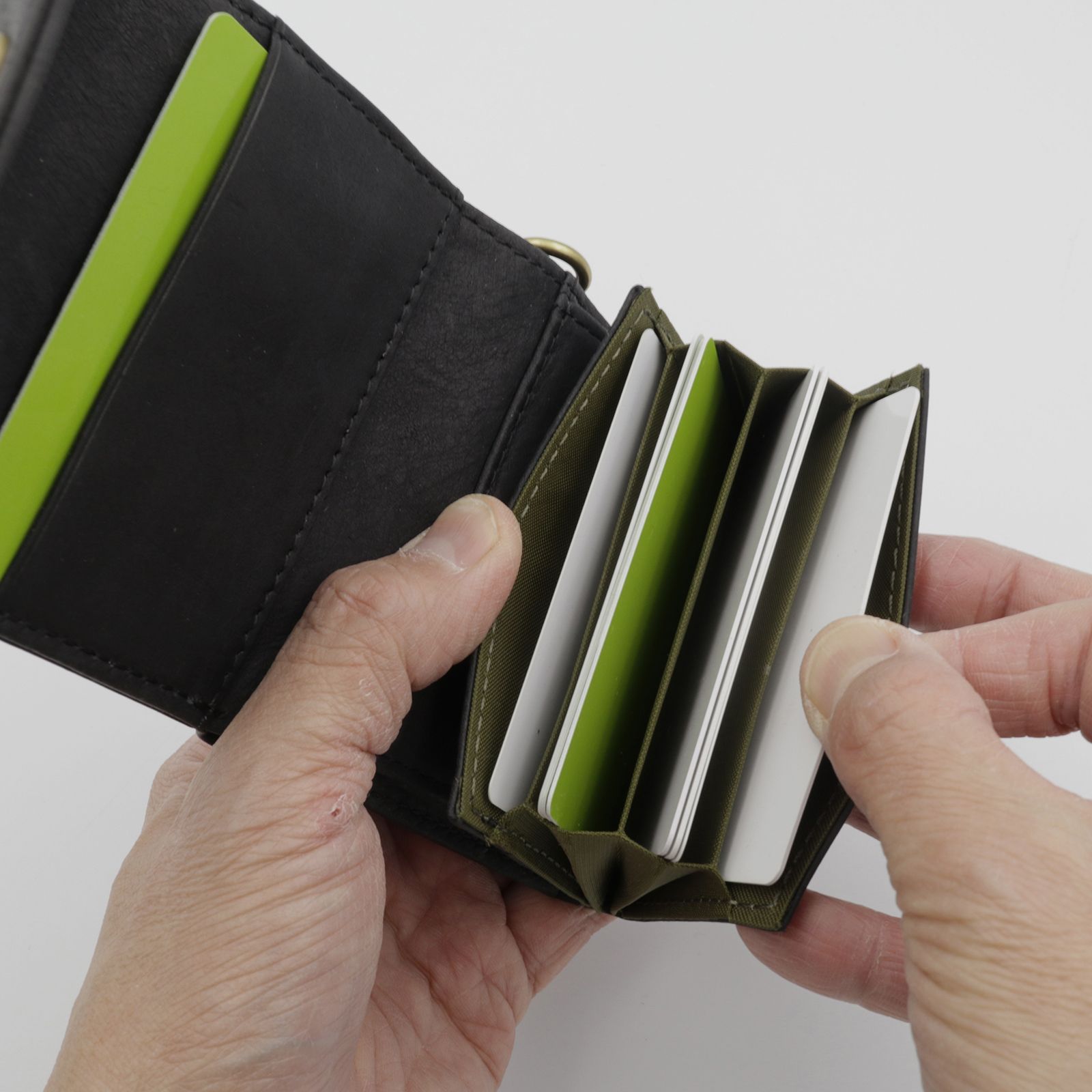 「PUFU」コンパクト財布 ブラック