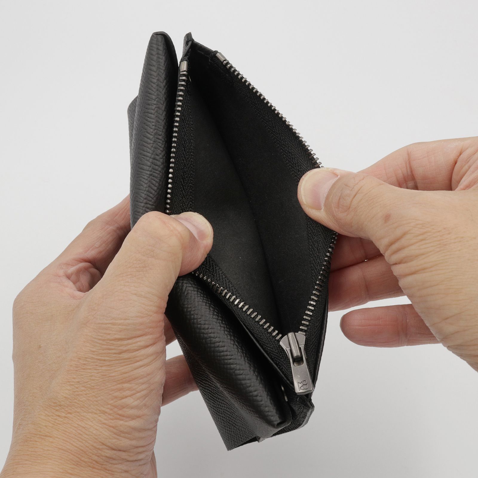 「小さく薄い長財布UNO ver.2 Noblessa」black