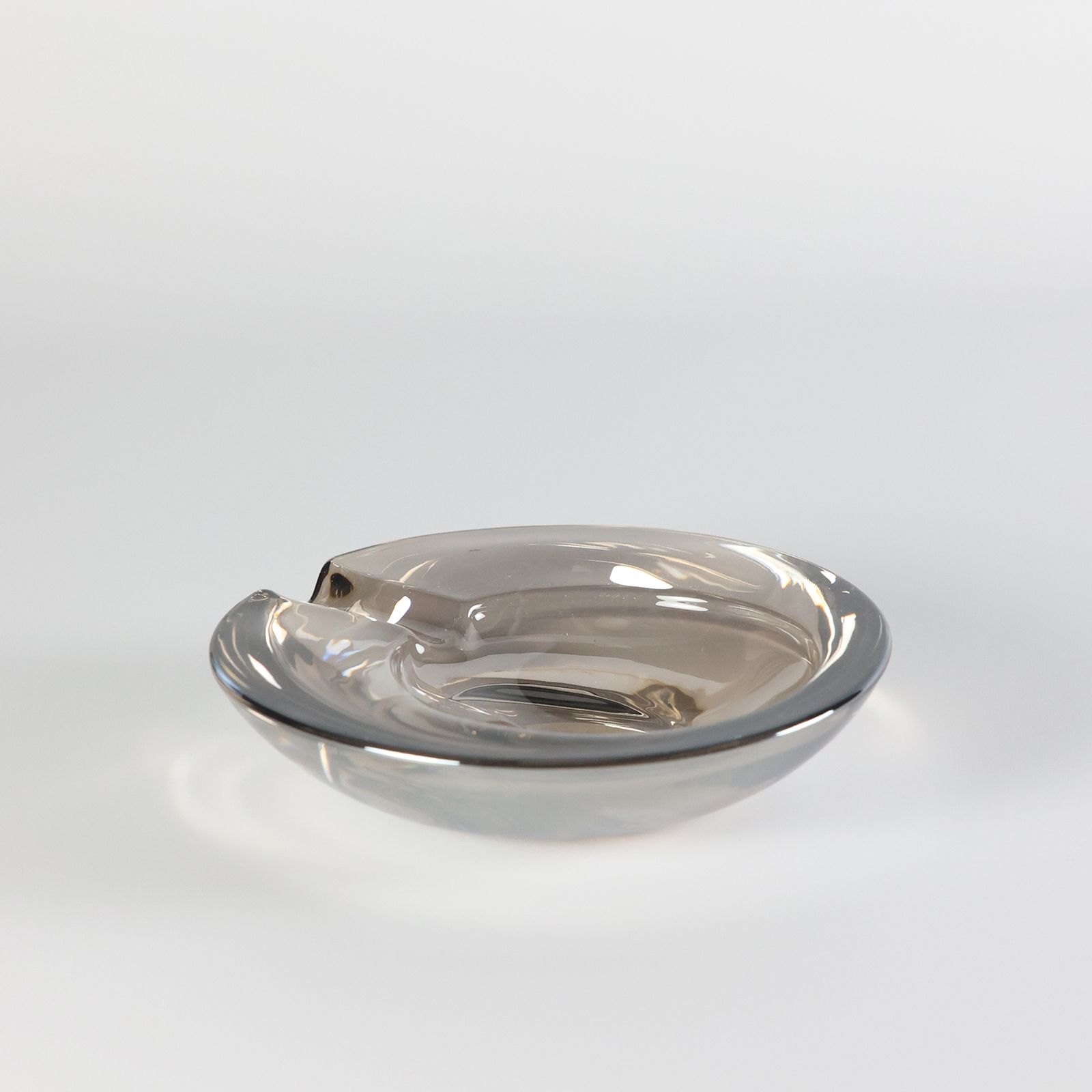 「GLASS ASHTRAY」グレー