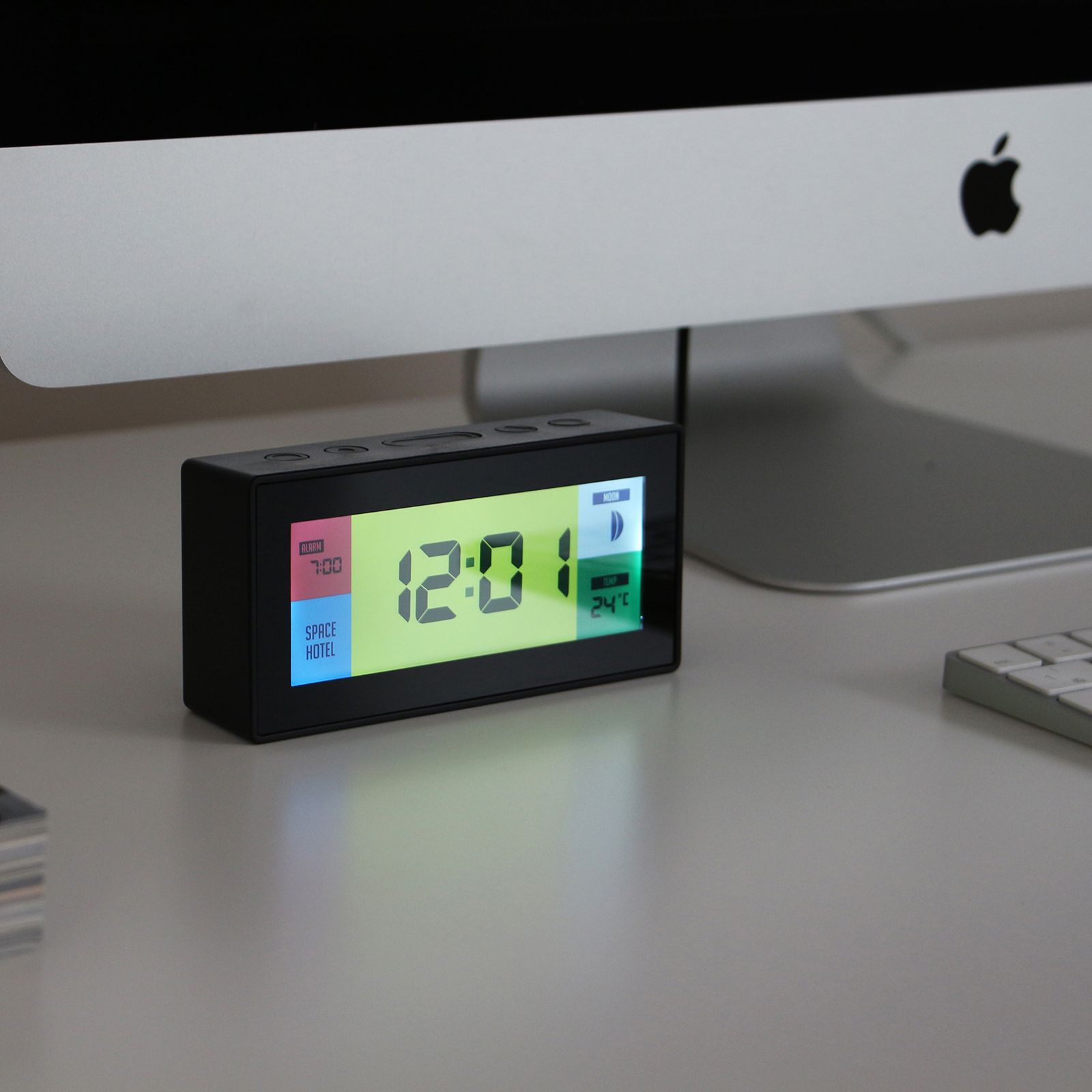「Robot Alarm Clock "Black" SPACE HOTEL」多機能クロック イギリス
