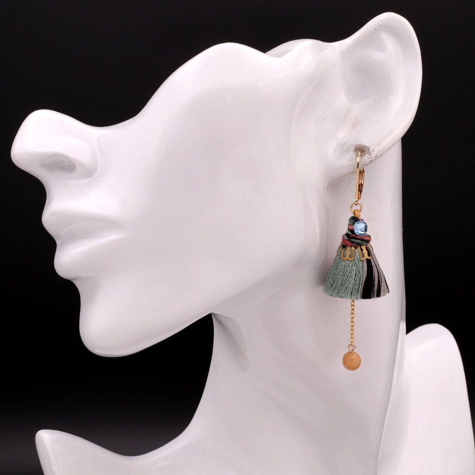 「Pamellah Asymmetry」ピアス