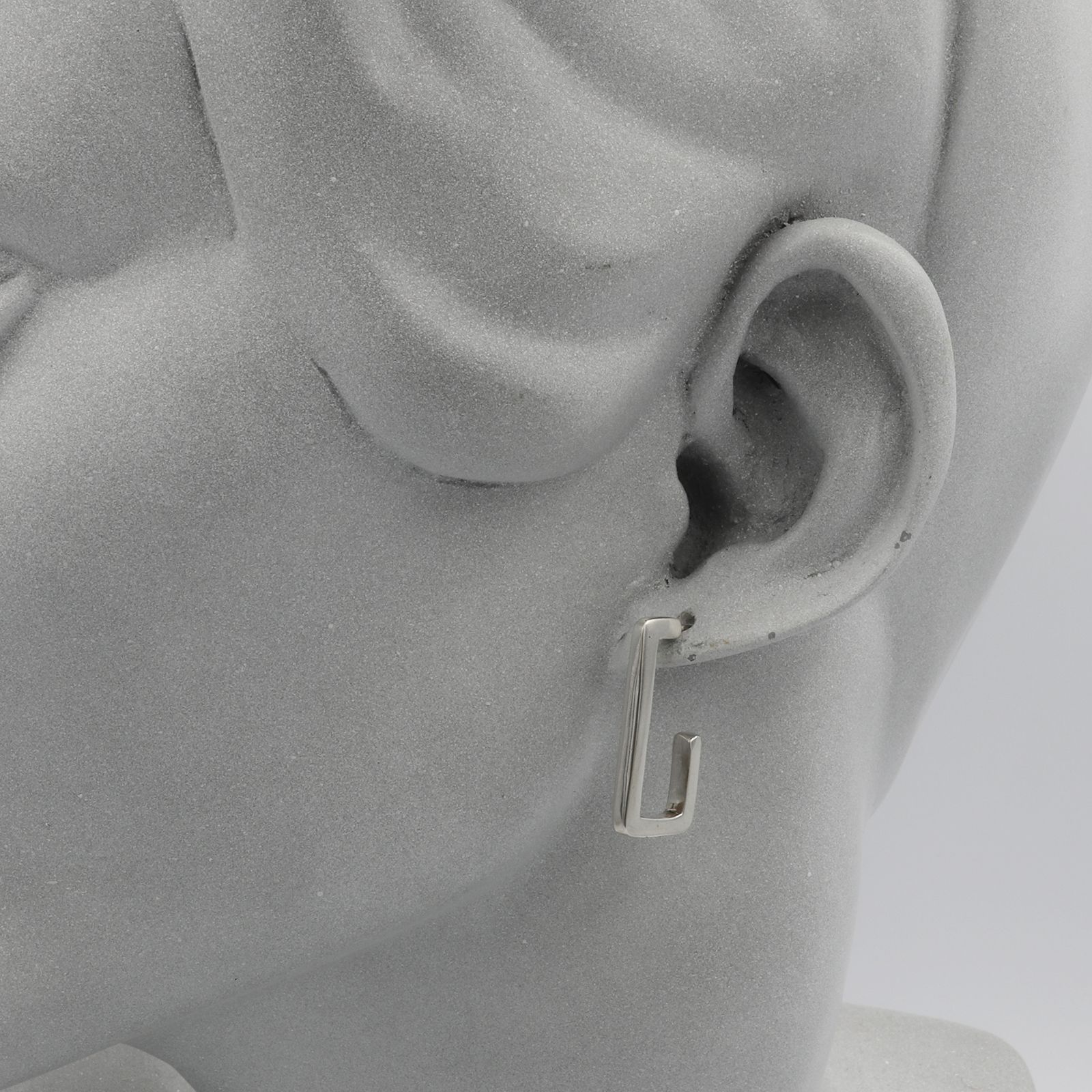 「Large Square Hoop Earring」ピアス（片耳）