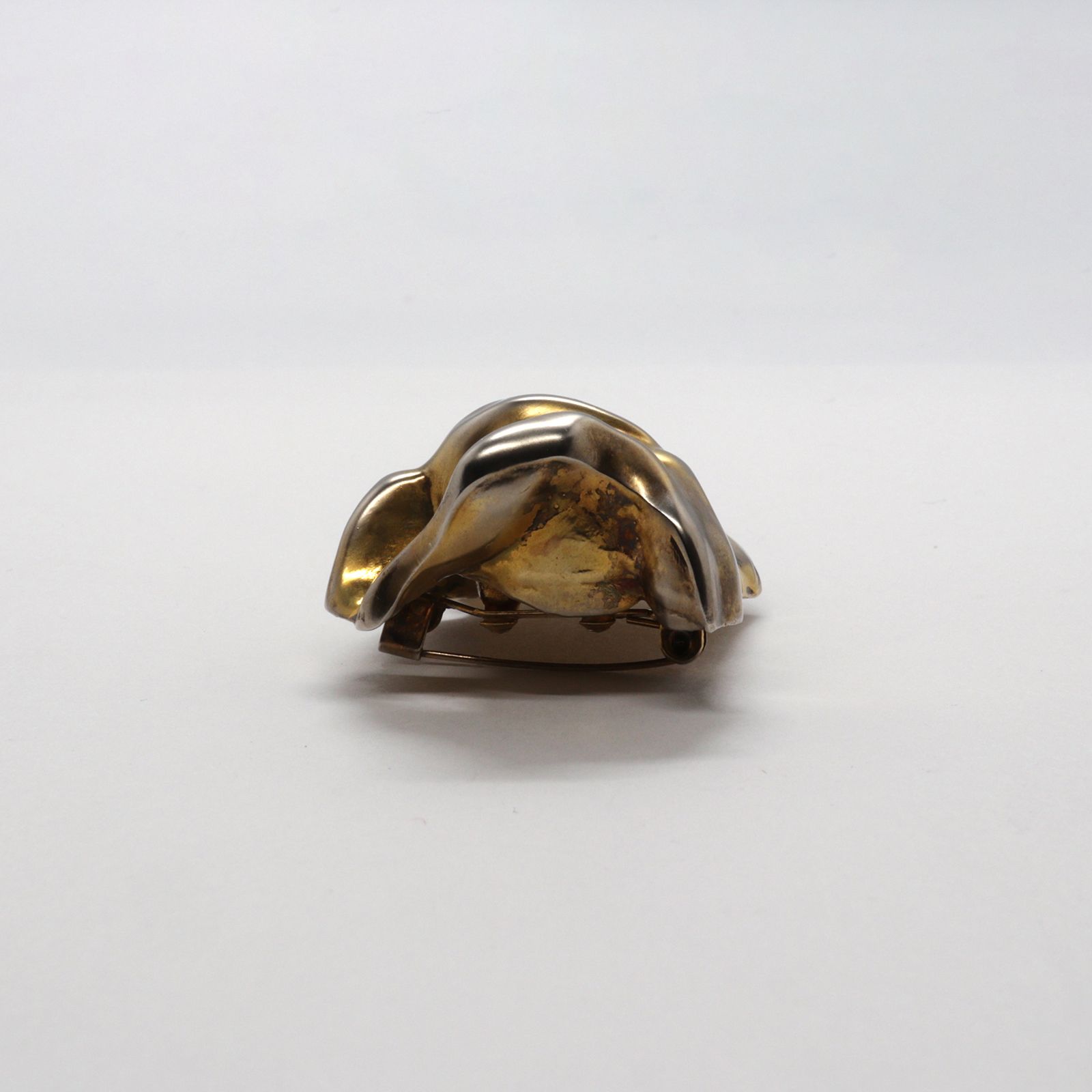 「レディメタル」ブローチ EAU DU SOIR フランス