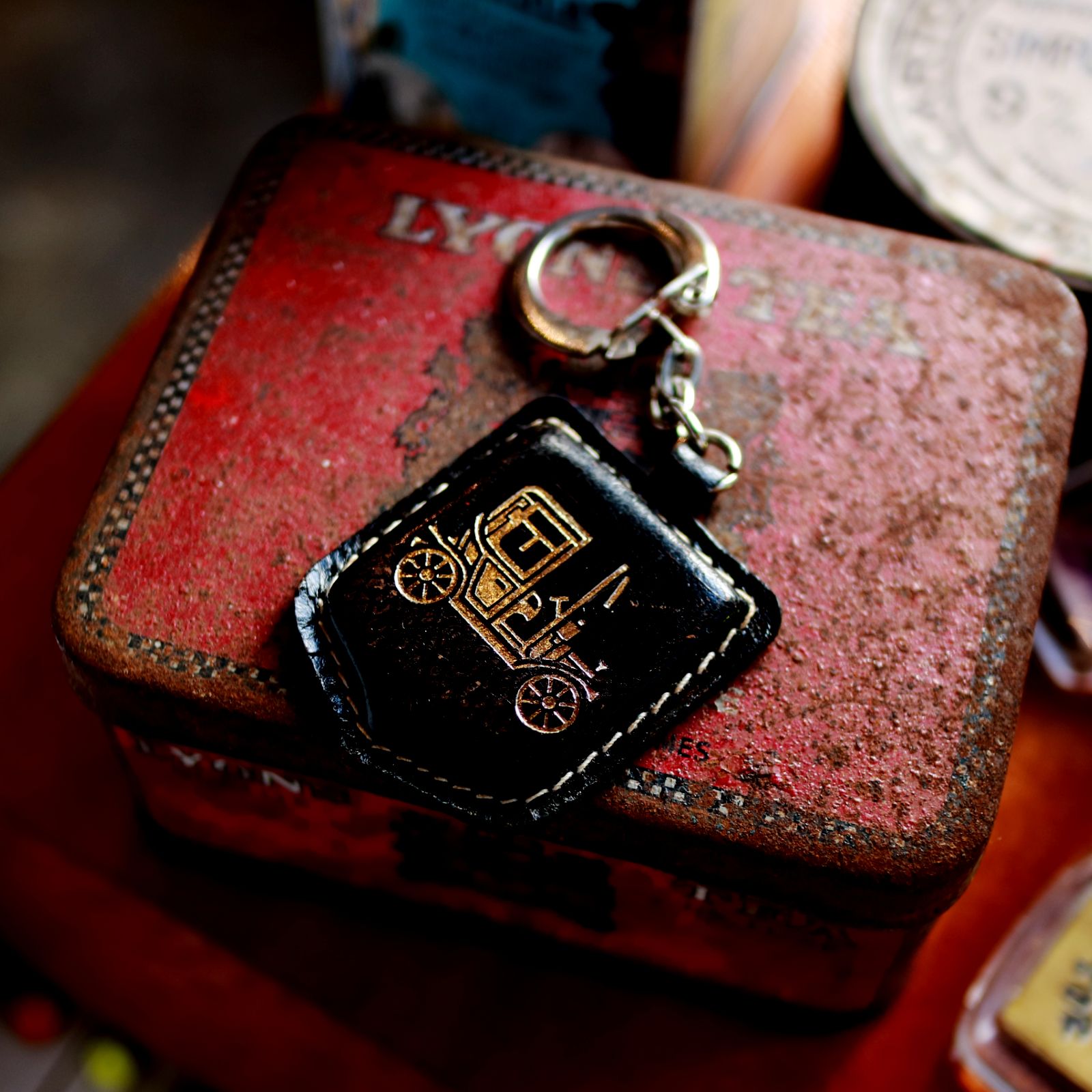 MARY EMIKIEN ARTISAN DECOLLETEUR フレンチキーホルダー