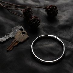 「ROUND KEYRING」キーリング シルバー