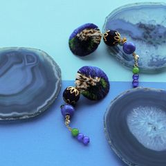 「TRIBO ビーズスワロ」イヤリング ブルー【collection de couleurs de sachikoism】