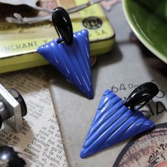 「リッジトライアングル」ピアス フランス