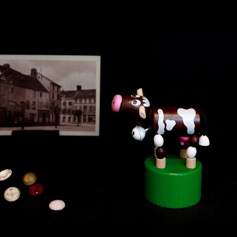 「Cow」DETOA Wooden Push Up Toy