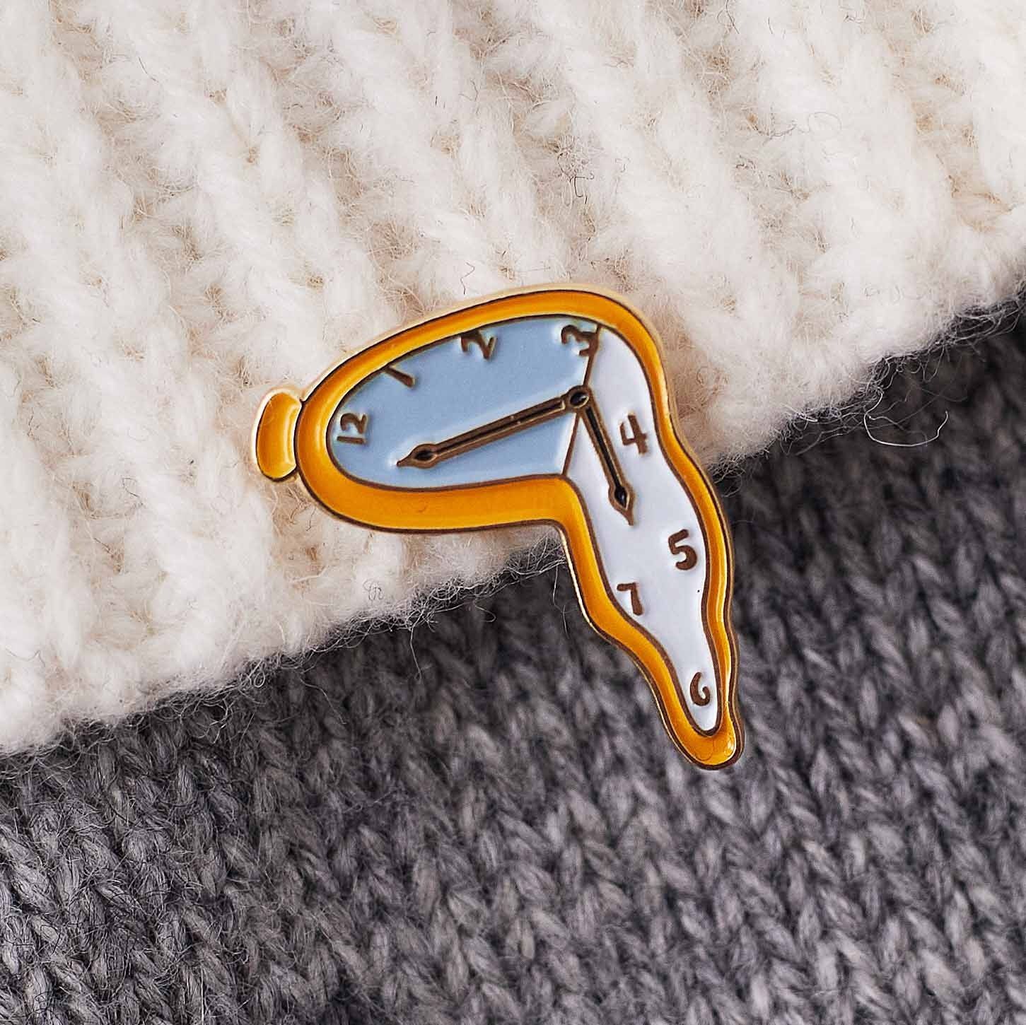 「The Persistence of Memory Salvador Dali」ピンズ 記憶の固執/ダリ