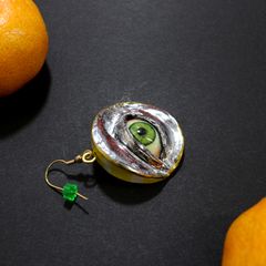 「目」ピアス（片耳） イエロー×シルバーA