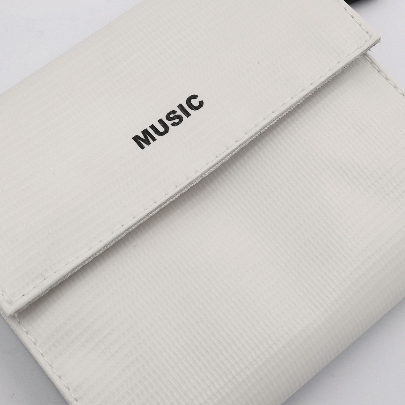 「MUSI Wallet」ショルダーウォレットL ホワイト
