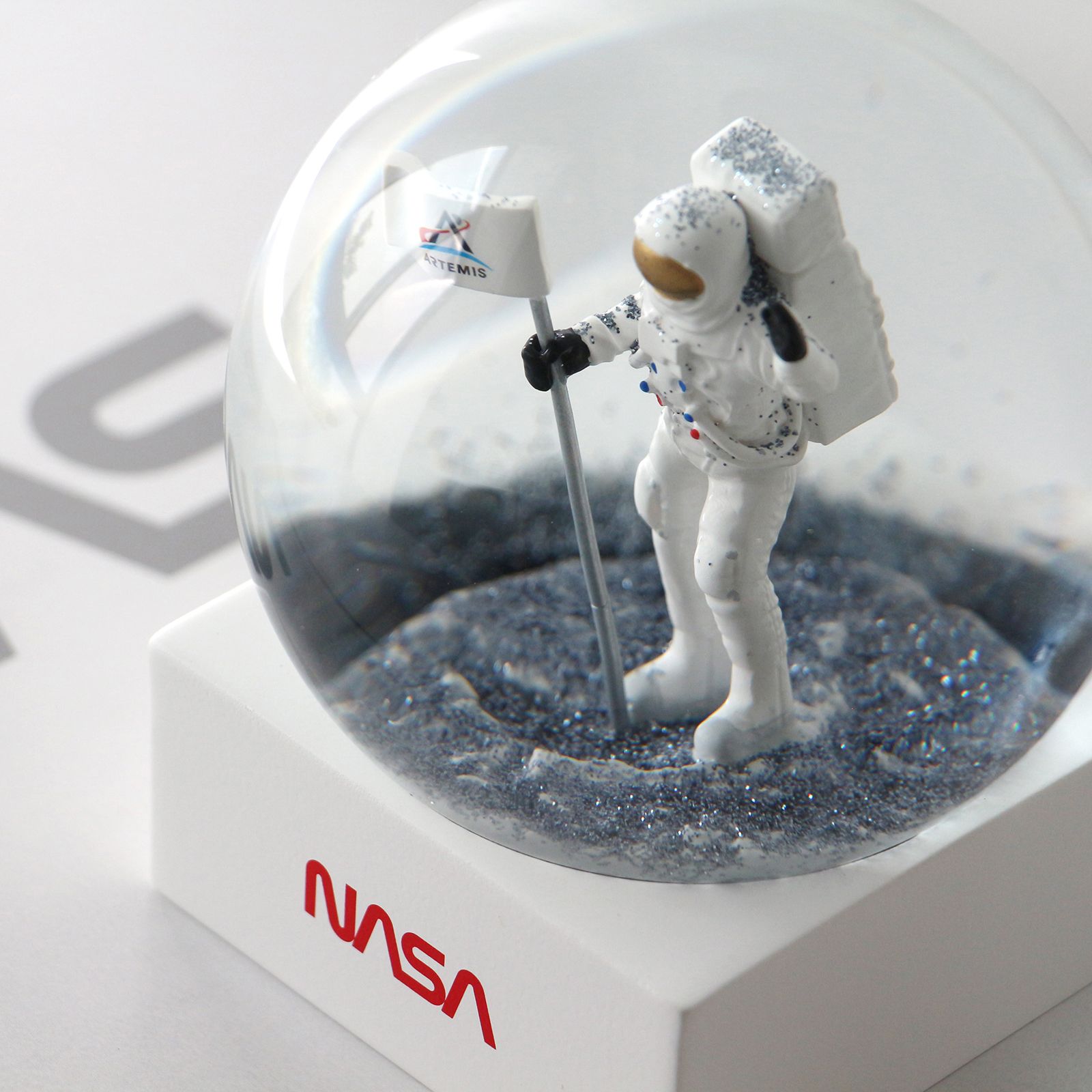 「NASA Snow Globe」 スノードーム