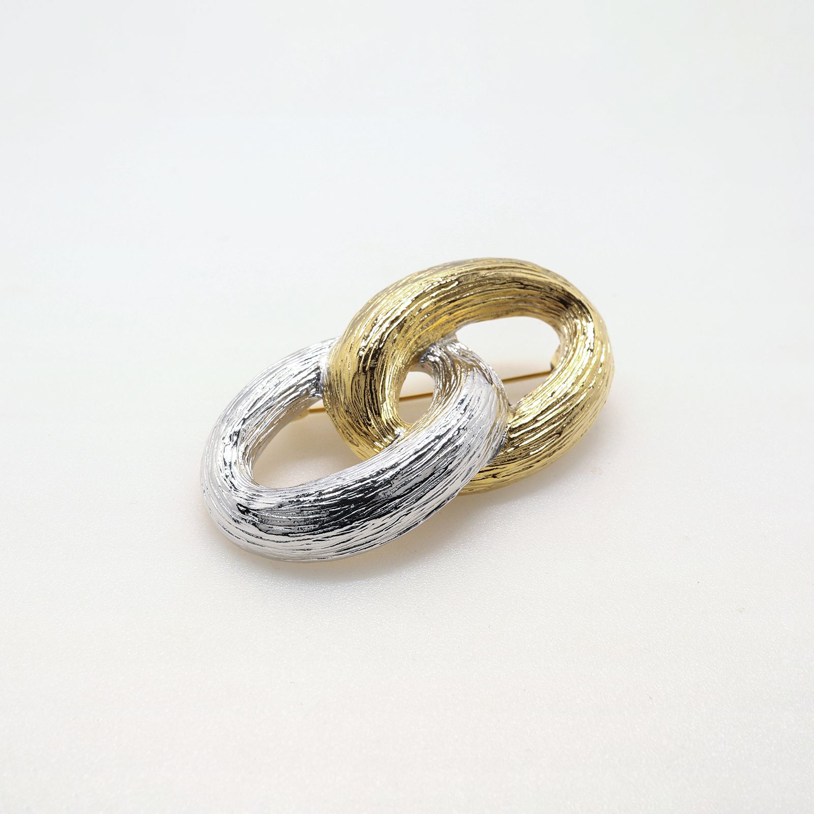 「 バイカラーリンク」ブローチ フランス Piere Cardin