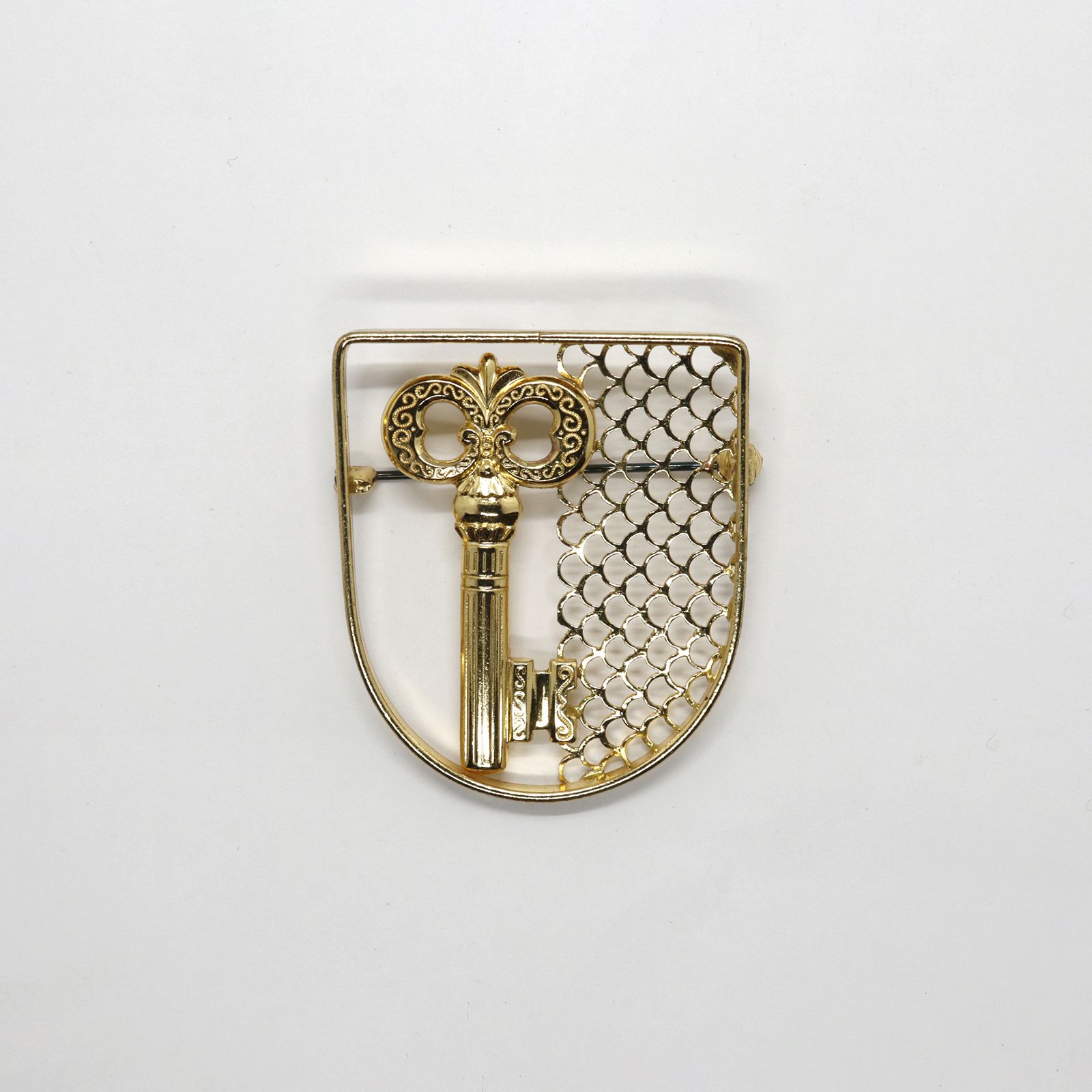 「キーオンエンブレム」ブローチ ヨーロッパ