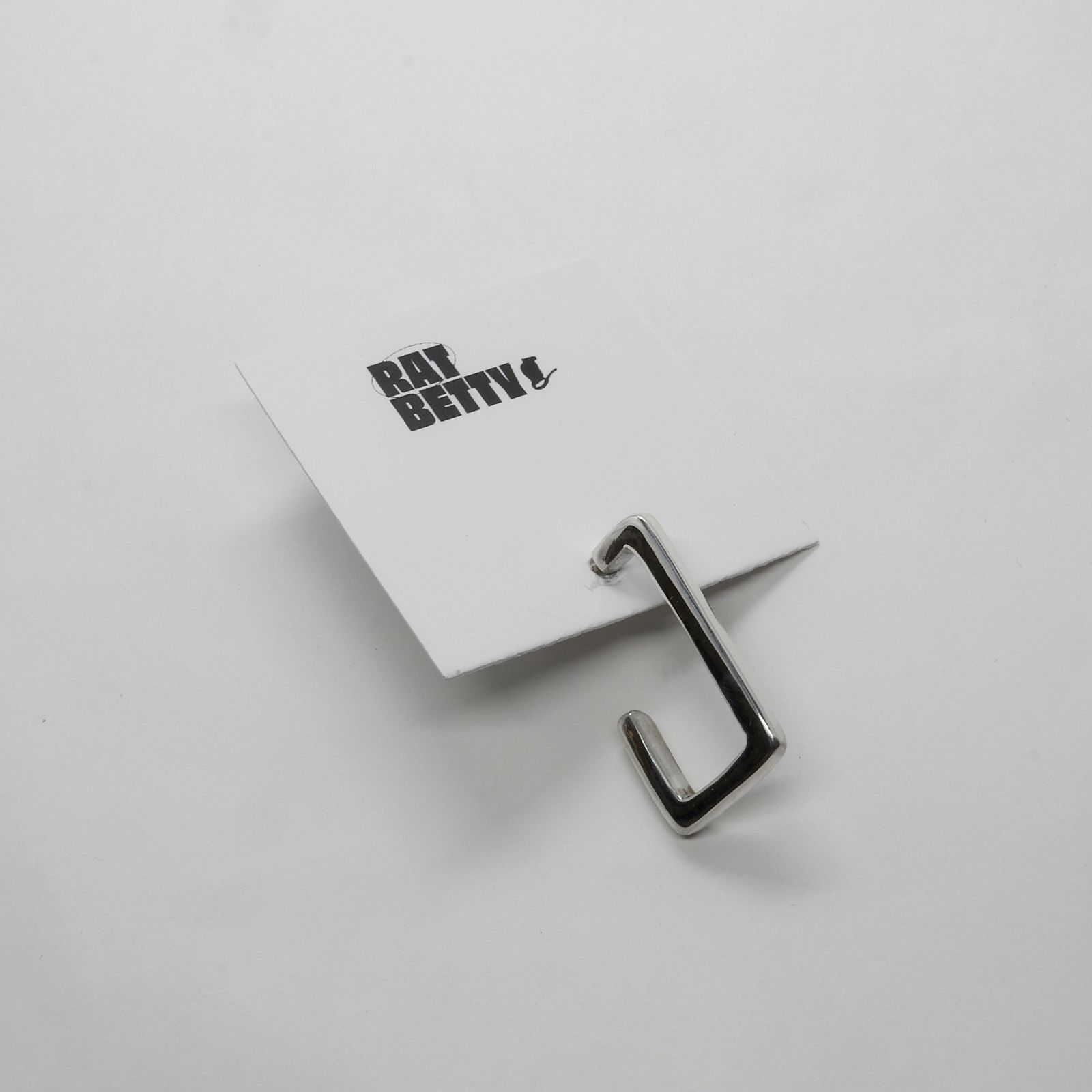 「Large Square Hoop Earring」ピアス（片耳）