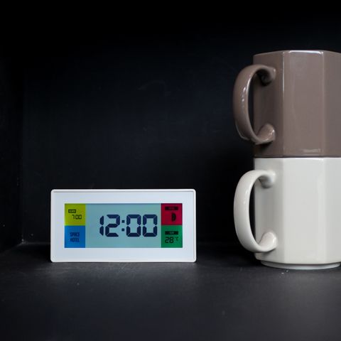 「Robot Alarm Clock "White" SPACE HOTEL」多機能クロック イギリス