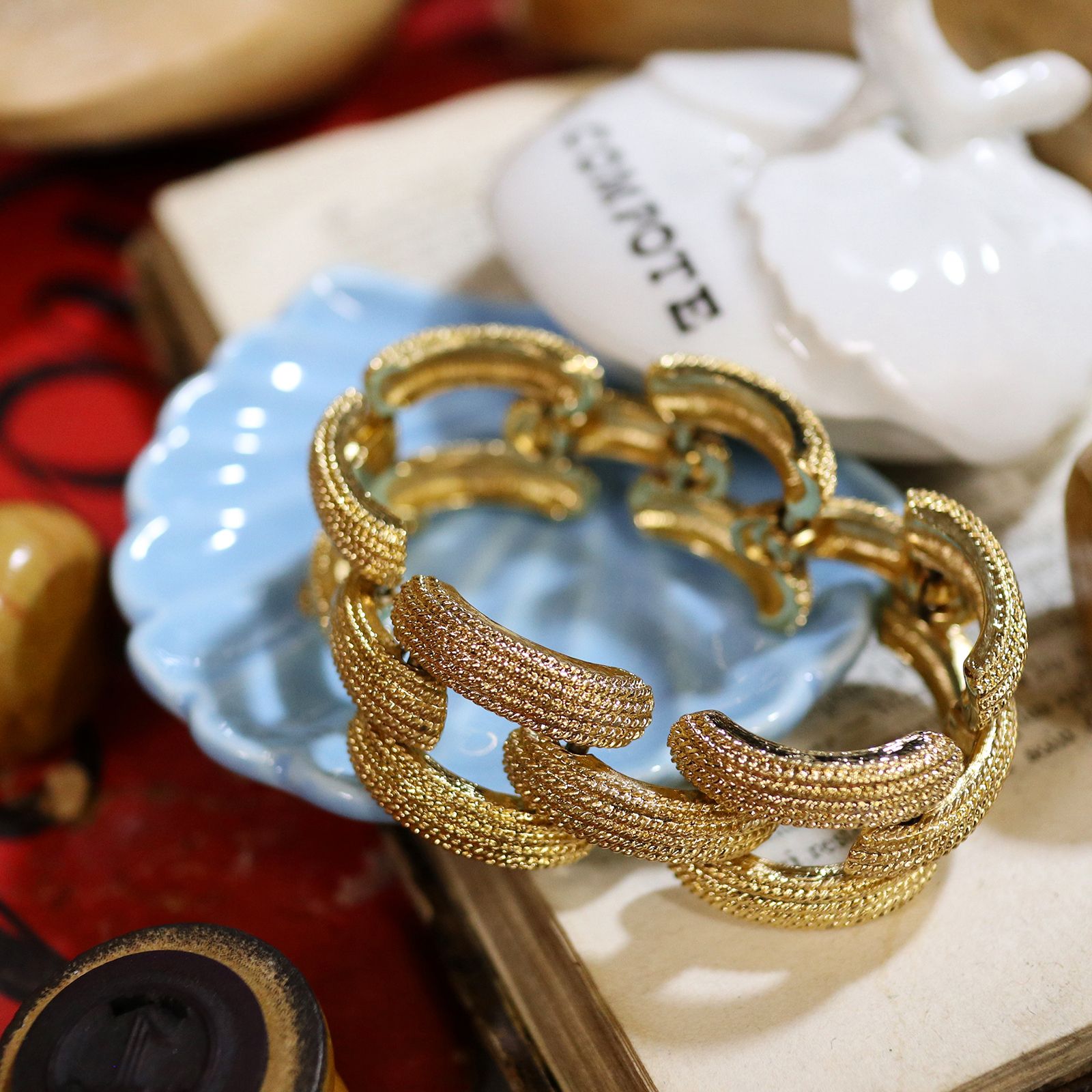 「ワイドカーブリンク」ブレスレット MONET ヨーロッパ