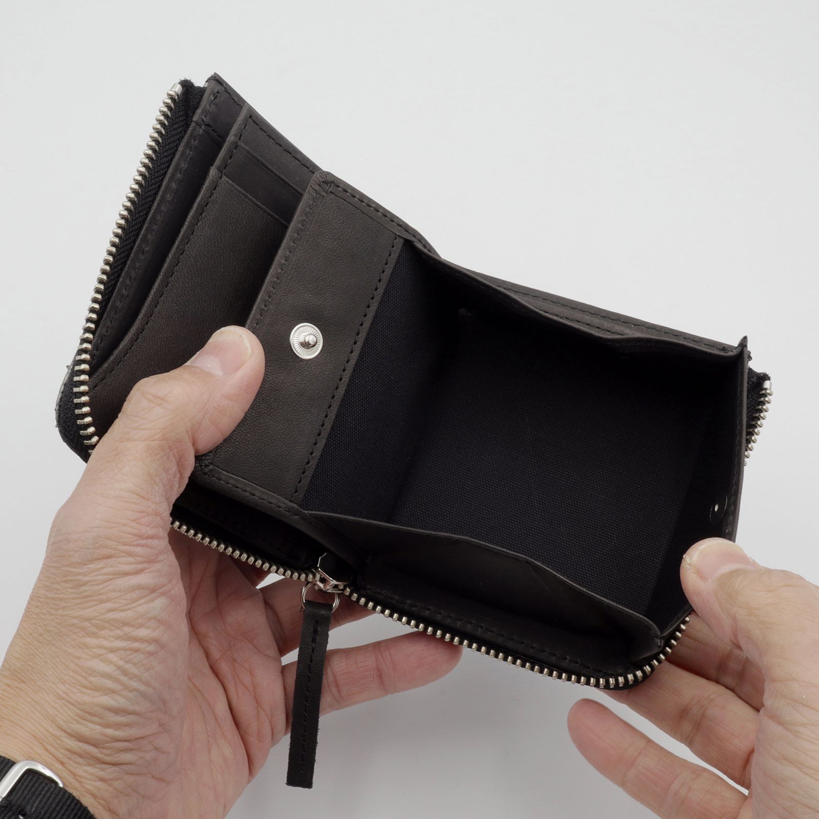 HEBI」Lファスナーコンパクト財布 ブラック