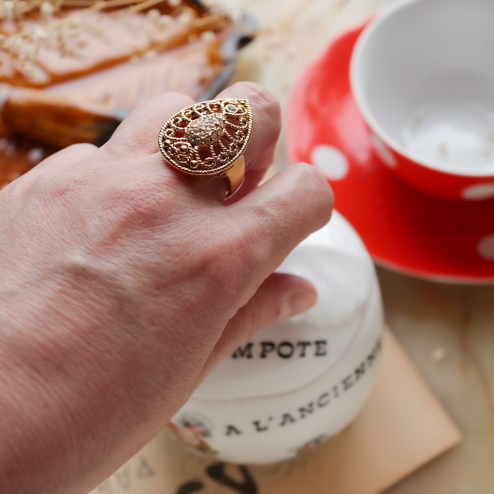 「オープンリーフドロップ」リング イギリス