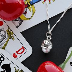 「Space Hopper Necklace」ネックレス