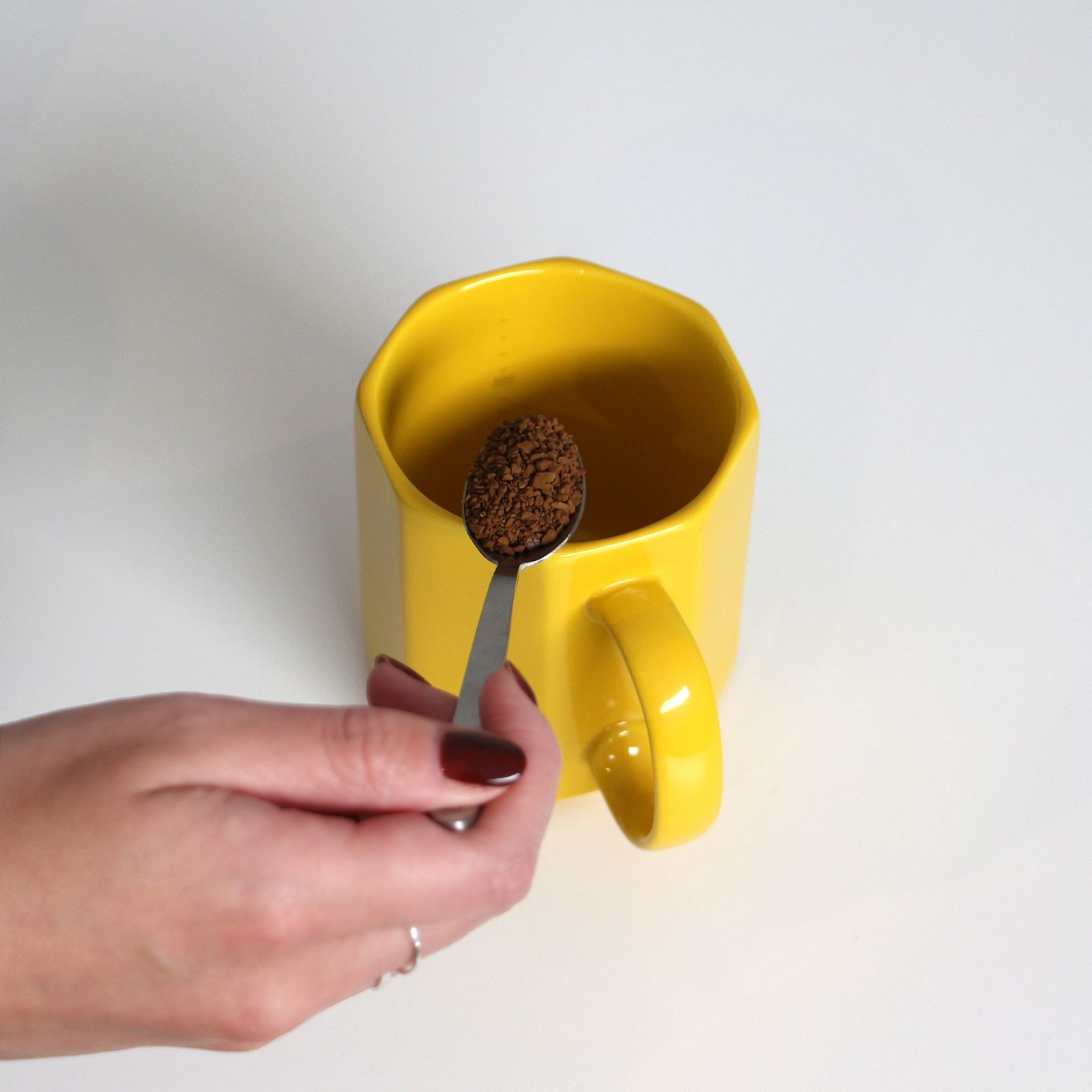 PORCELAIN MEASURING MUG "Yellow"