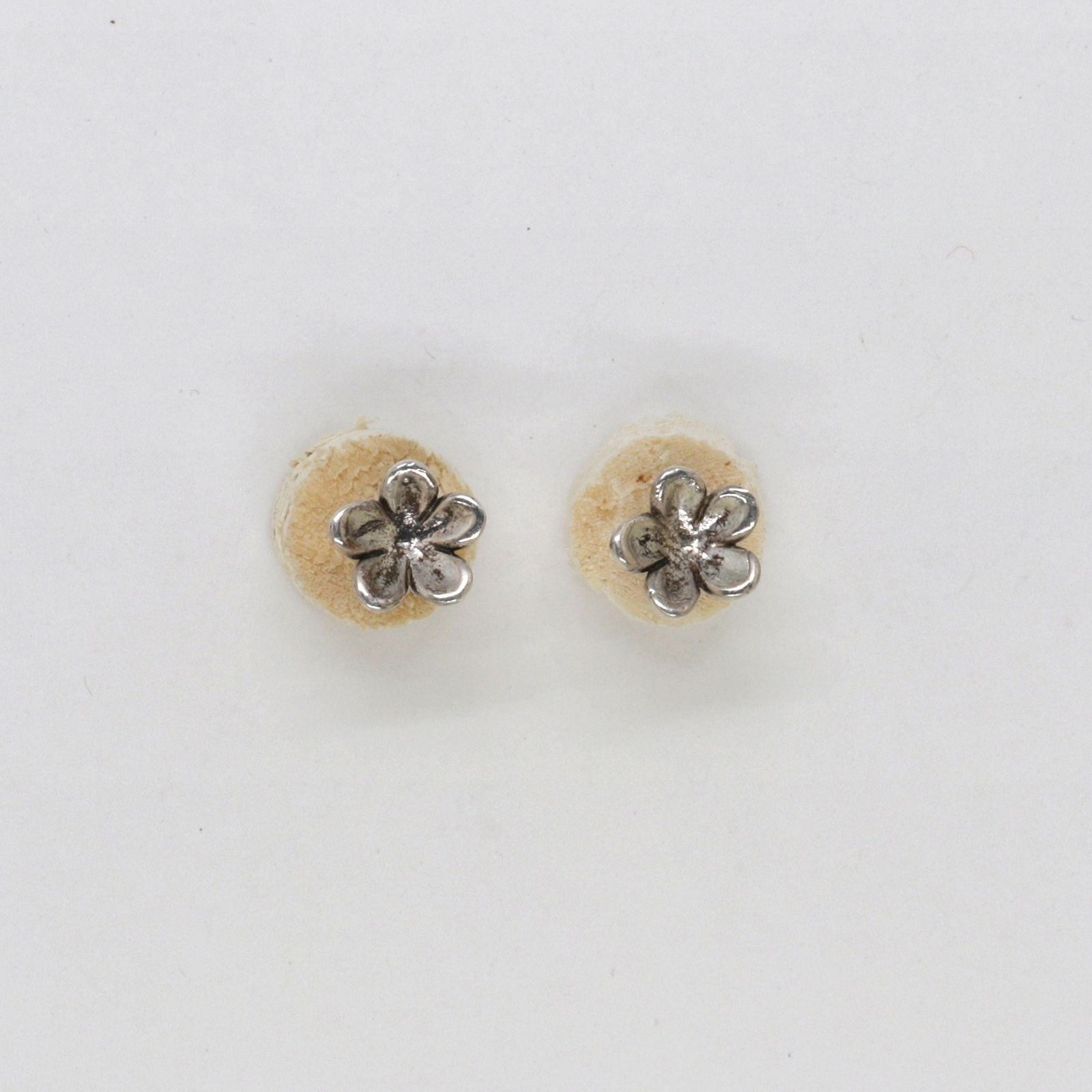 「ミニフローラル」ピアス ヨーロッパ silver925