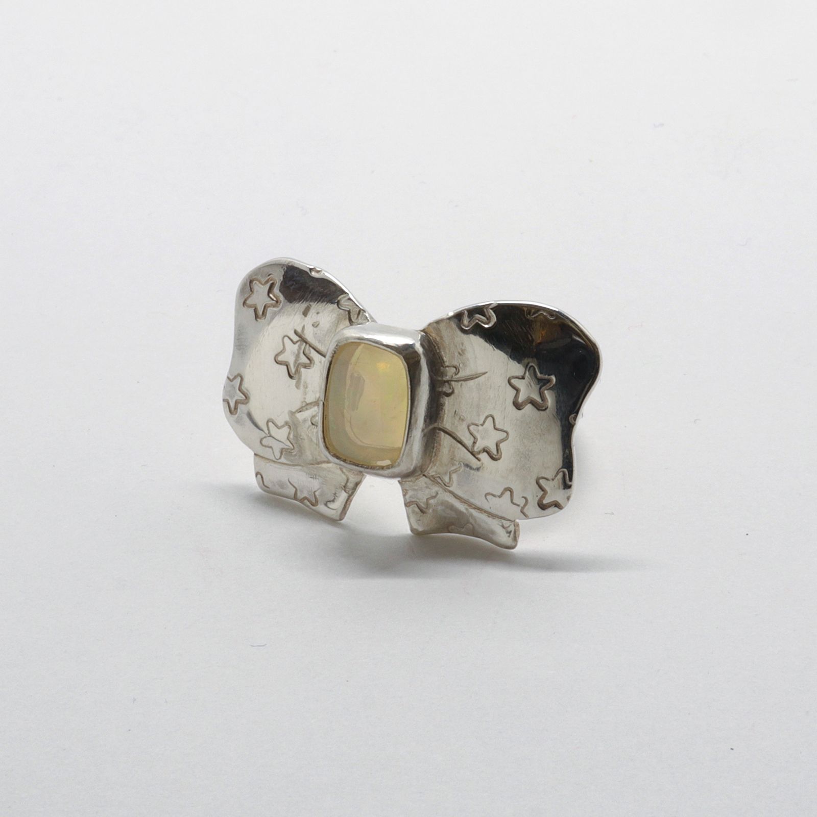 「Opal Ribbon Ring」リング