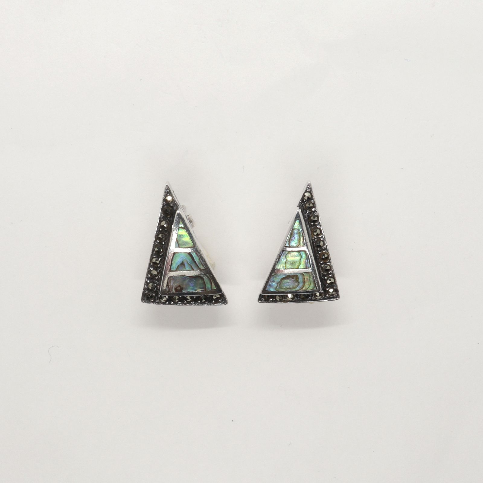 「シェルマーカサイトトライアングル」ピアス silver925 ヨーロッパ