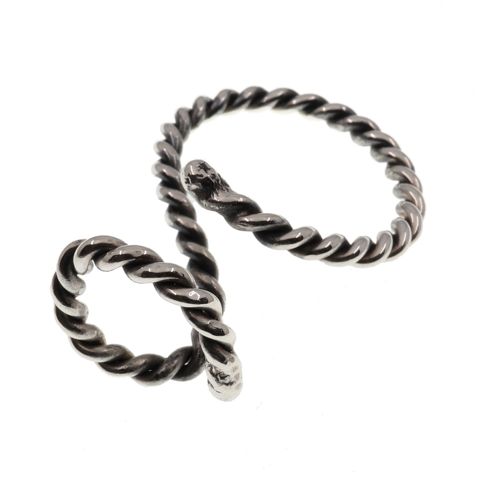 「ROPING SPIRAL EARCUFF」イヤーカフ