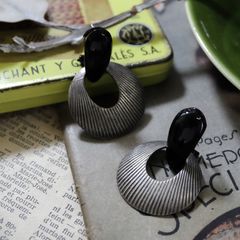 「メタルラジアルラインフープ」ピアス フランス